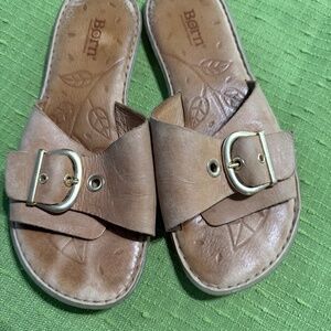 Born tan flats slide sandals size 8